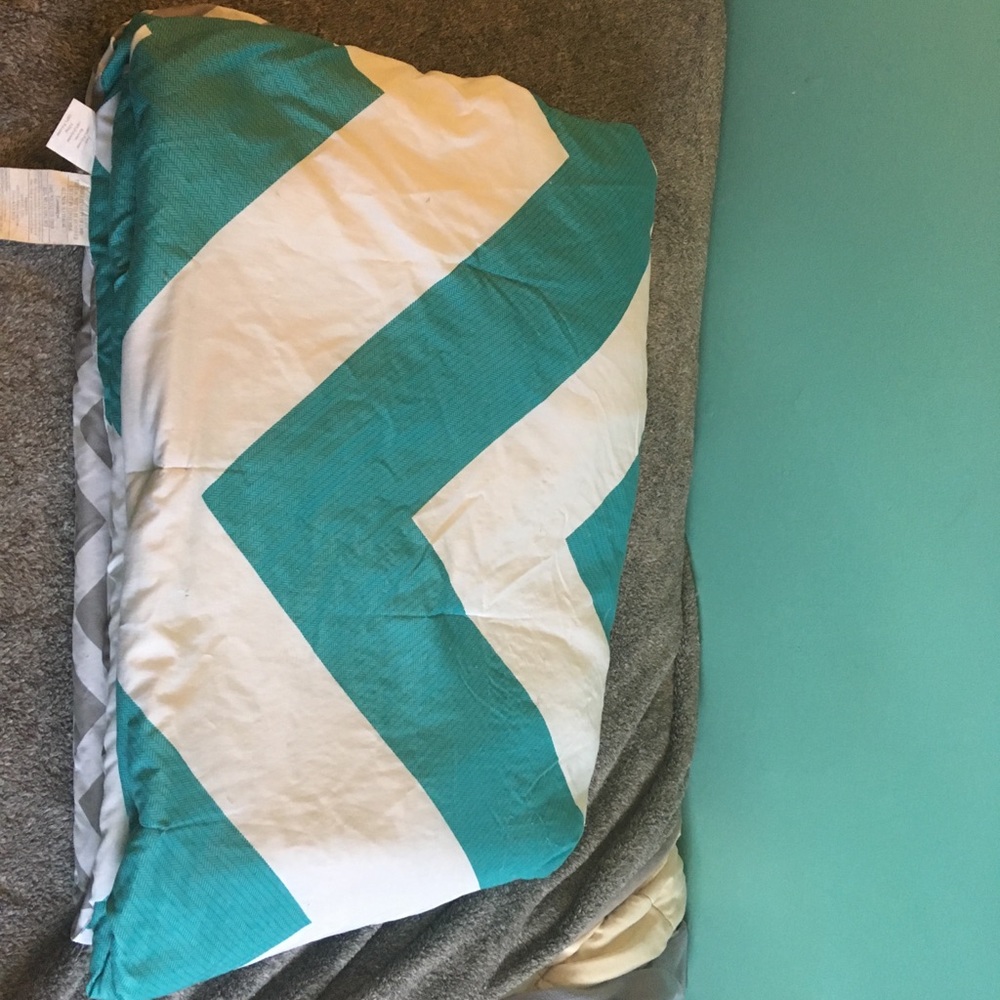 Twin Reversible Chevron Comforter